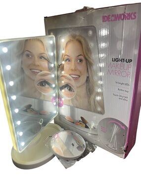 Light-Up Makeup Mirror in White with LED Lights
